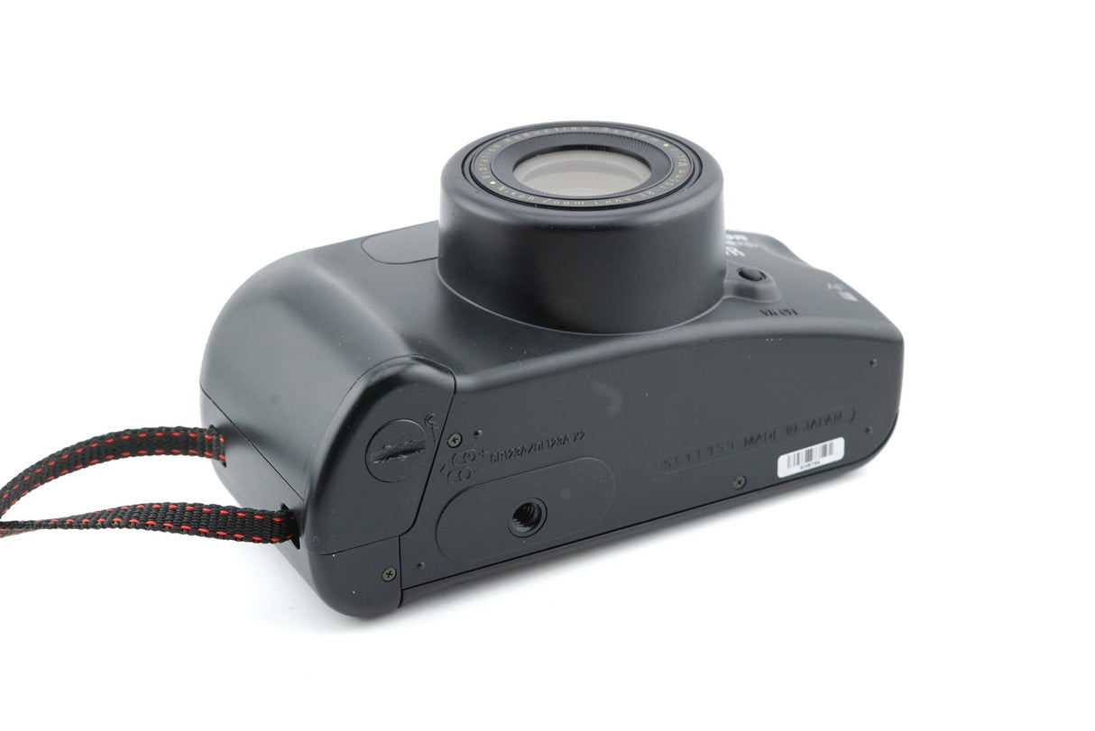 Nikon Zoom 700 VR – Aparat z Zoomem i Stabilizacją obrazu