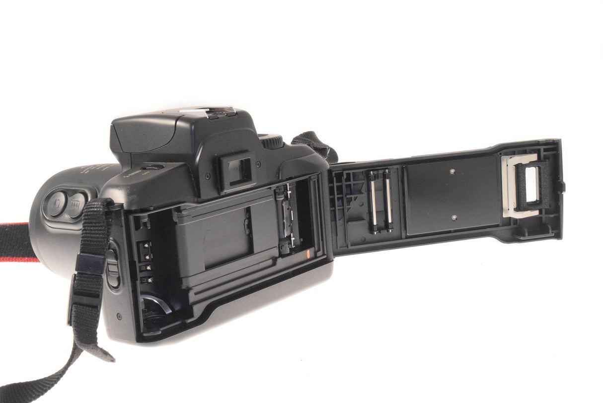 Canon EOS 700 + zoom potente 35-80 mm f4-5.6