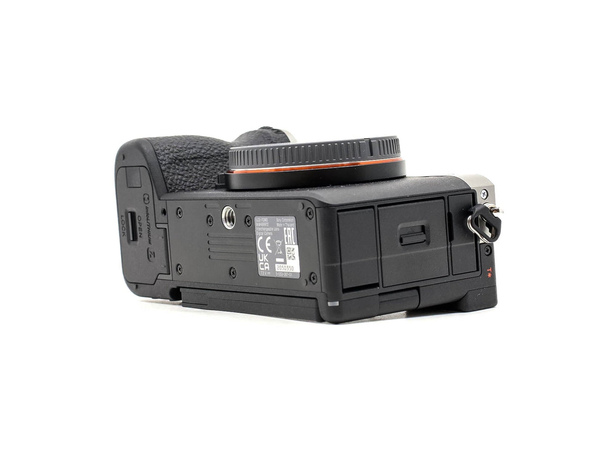 Sony Alpha A7C II - segunda mano - excelente estado - detalle 2 de 4 - SKU 3784486 - Camera Market