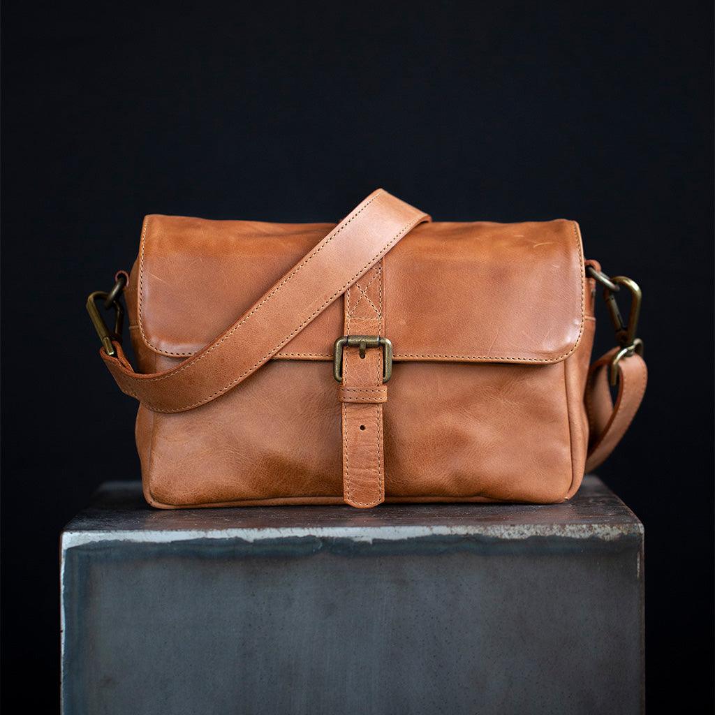 París tanned Leather Camera Bag