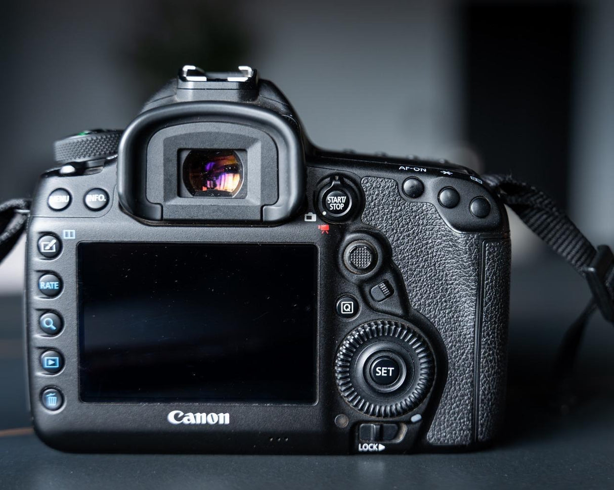 Canon5d Mark Iv Con Lente Ef 24-105mm F/4l Is Ii Usm726483fe-4dc5-4864-90b5-0f71368a95b0