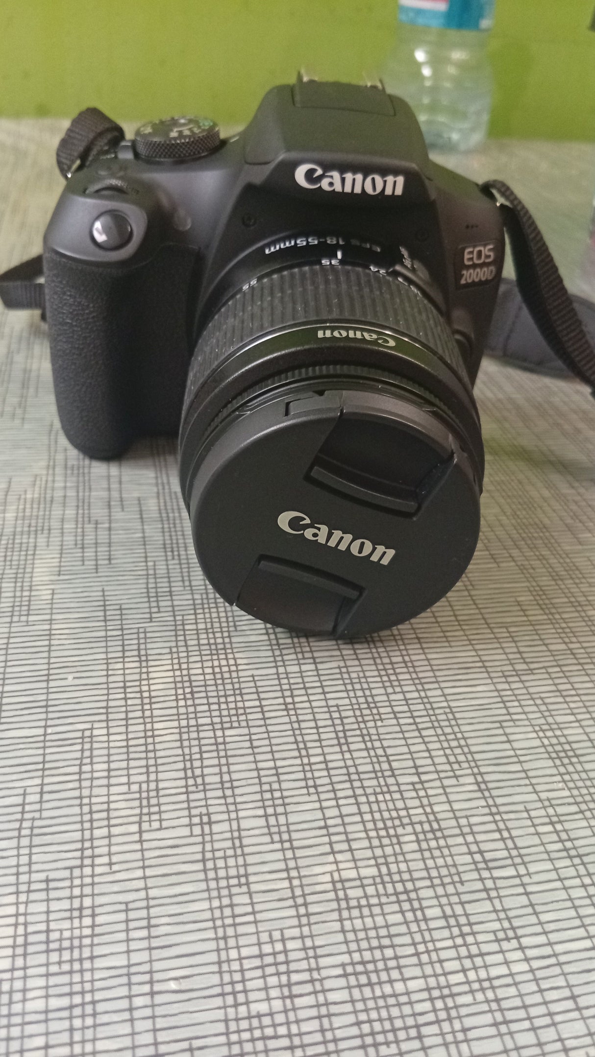 Canon Eos2000dcc5ed8eb-1706-4cb8-b6fc-4dcea3cdc8a4