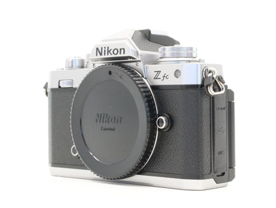 Nikon Z fc – Aparat bezlusterkowy retro