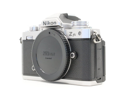 Nikon Z fc – Aparat Retro z Nowoczesną Technologią