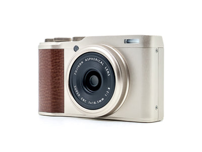 Fujifilm XF10 – Aparat Kompaktowy z Matrycą APS-C