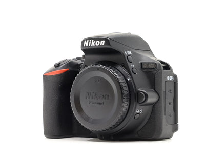 Nikon D5600 – Aparat cyfrowy DSLR