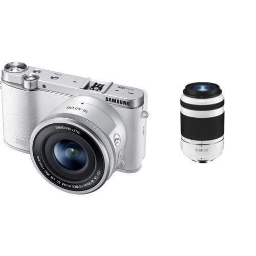 NX3000 - Bianco + Samsung NX 16-50mm f/3.5-5.6 Power Zoom ED OIS + 50-200mm f/4.0-5.6 ED OIS III f/3.5-5.6 + f/4-5.6