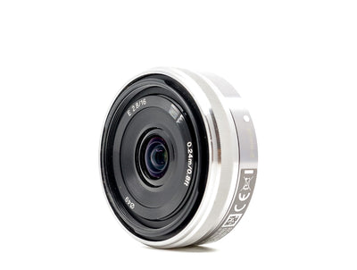 Sony E 16mm f/2.8 – Obiektyw szerokokątny do aparatów Sony