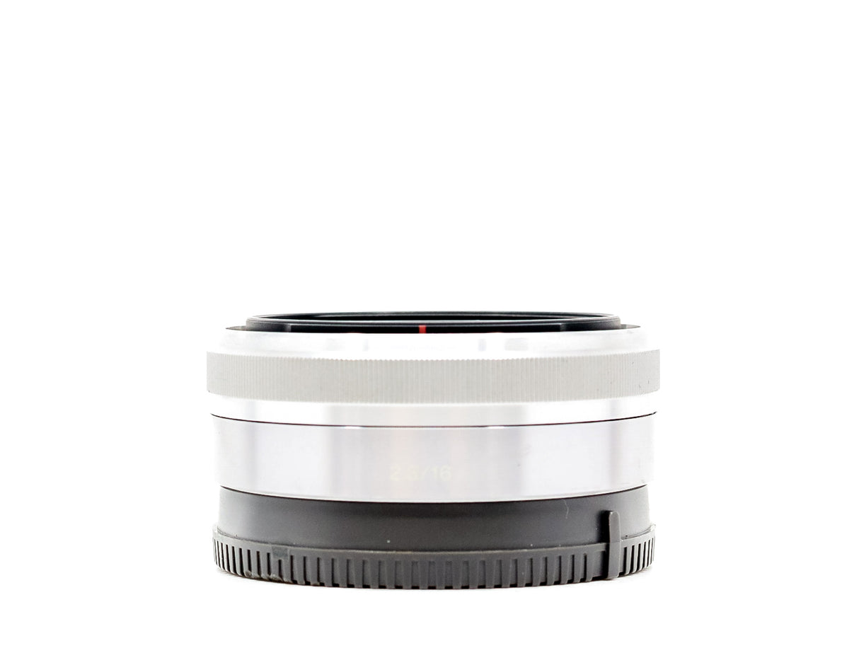 Sony E 16mm f/2.8 - segunda mano - excelente estado - detalle 2 de 4 - SKU 3711625 - Camera Market