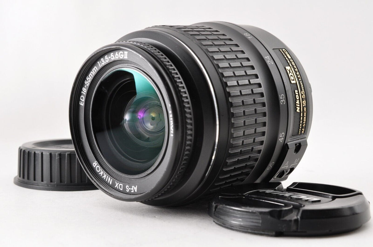 Nikon D3300 24.1 MP DSLR AF-S DX 18-55mm f/3.5-5.6G ED II