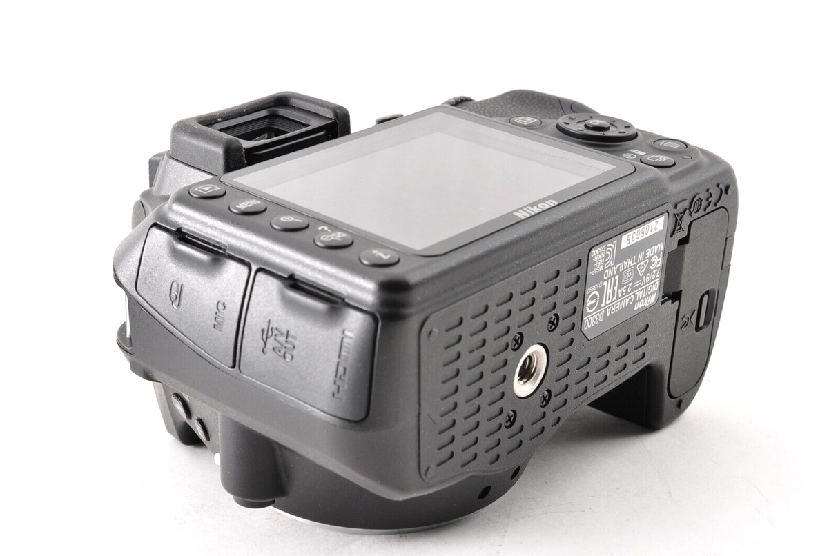Nikon D3300 24.1 MP DSLR AF-S DX 18-55mm f/3.5-5.6G ED II