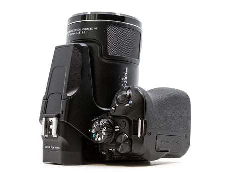 Nikon Coolpix P950 – Aparat Kompaktowy z Zoomem