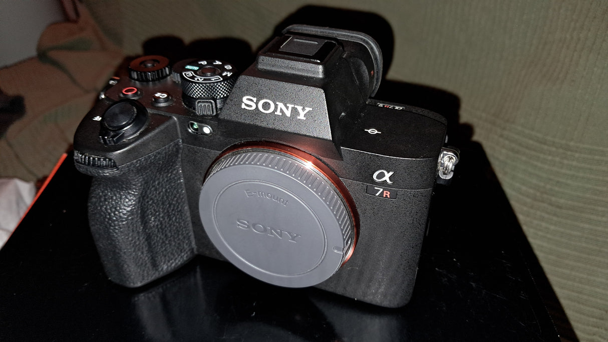 SonyILCE-7RM501655781-e7f7-458d-8440-63b7cf6ff7c1