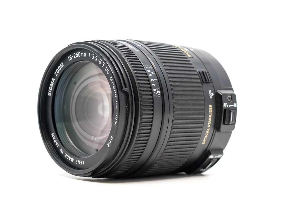 Sigma 18-250mm f/3.5-6.3 DC OS HSM - Canon EF-S Fit