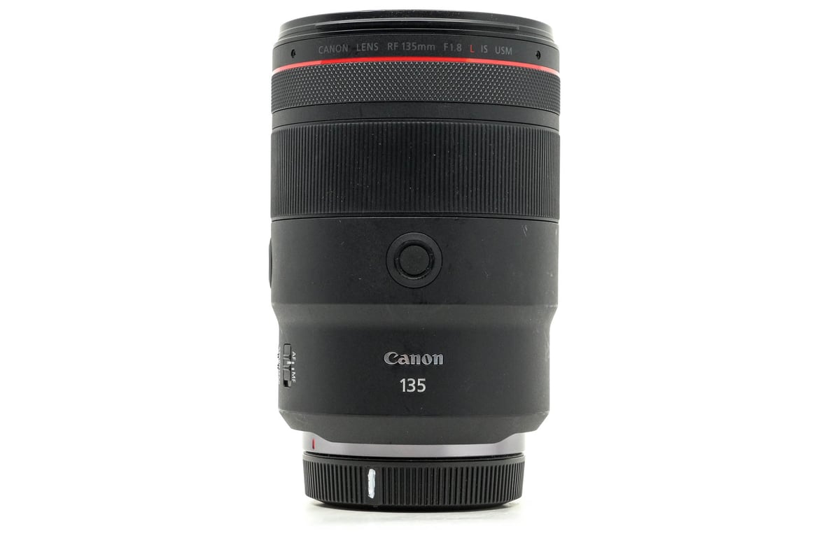Canon RF 135mm f/1.8 L IS USM  · main image