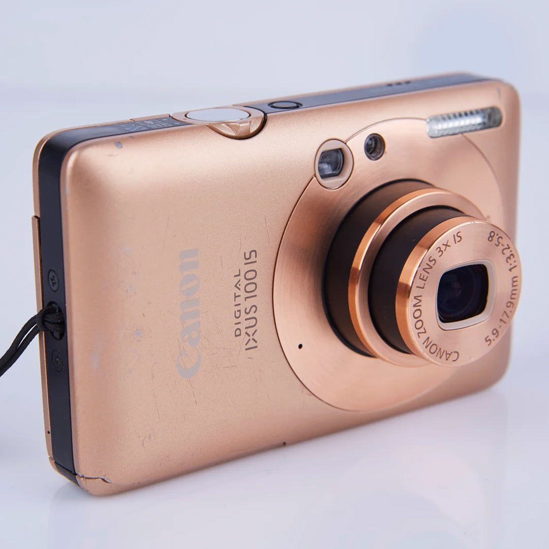 Canon Digital IXUS 100 - Vintage Digital Camera  · main image