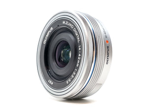 Olympus M.Zuiko Digital ED 14-42mm f/3.5-5.6 EZ - segunda mano - excelente estado - detalle 2 de 3 - SKU 3787449 - Camera Mar