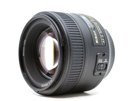 Nikon AF-S Nikkor 85mm f/1.8G - segunda mano - excelente estado - detalle 2 de 3 - SKU 3787475 - Camera Market