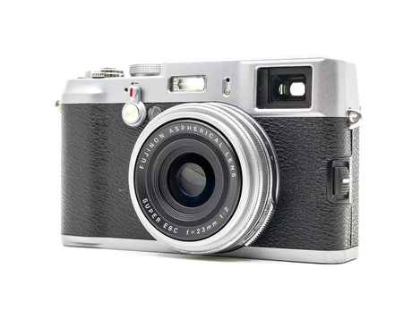 Fujifilm X100 - segunda mano - excelente estado - foto principal - SKU 3788273 - Camera Market