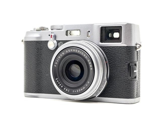 Fujifilm X100 - segunda mano - excelente estado - foto principal - SKU 3794769 - Camera Market