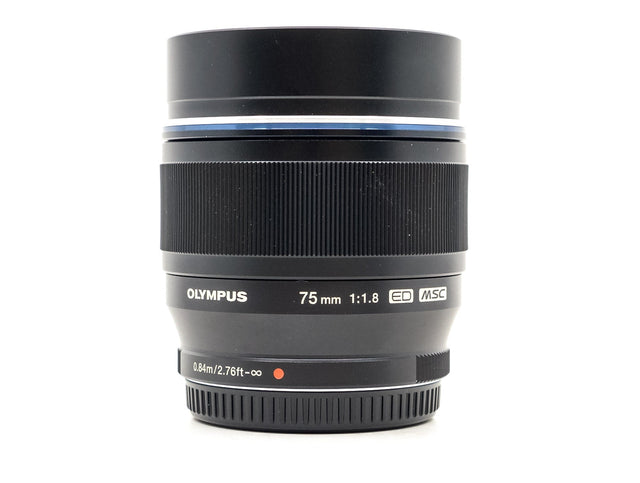 Olympus M.Zuiko Digital ED 75mm f/1.8 - segunda mano - excelente estado - foto principal - SKU 3685036 - Camera Market