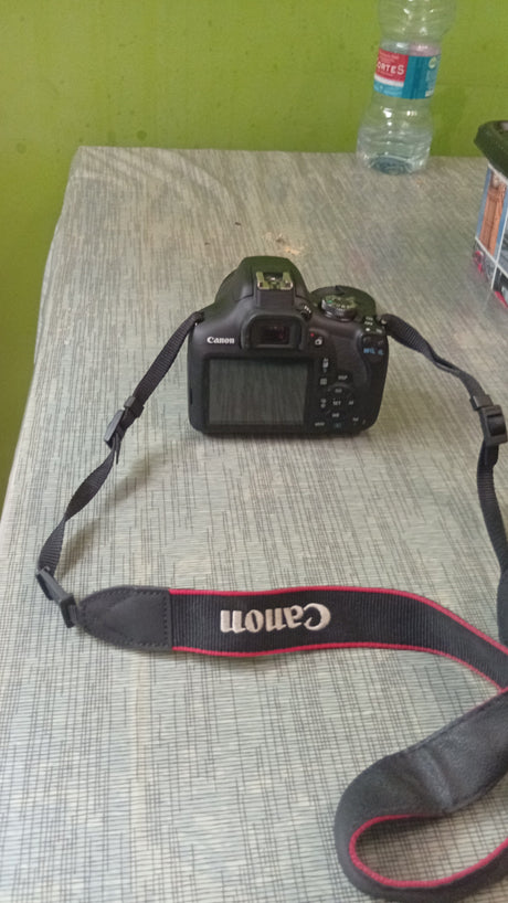 Canon Eos2000dcc5ed8eb-1706-4cb8-b6fc-4dcea3cdc8a4