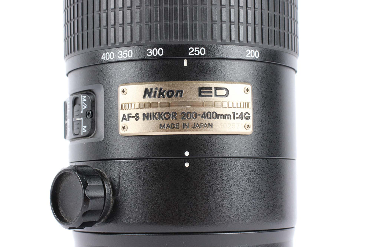 Nikon AF-S Nikkor 200-400mm f/4G IF-ED VR