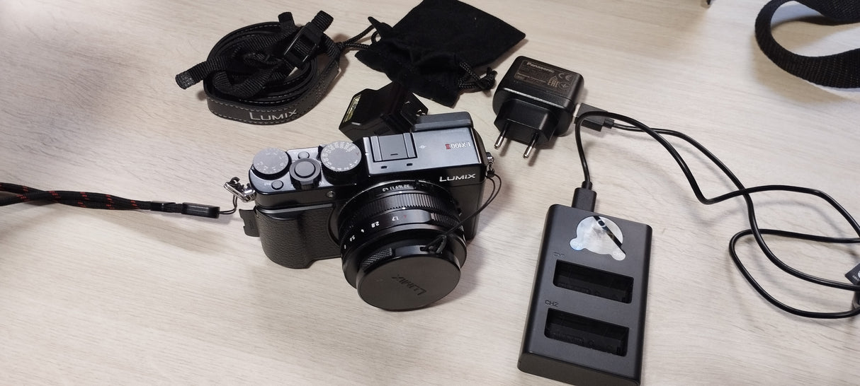 Panasonic Lumix LX100 II44629d2d-b839-4eb7-8f2b-63ab20646969