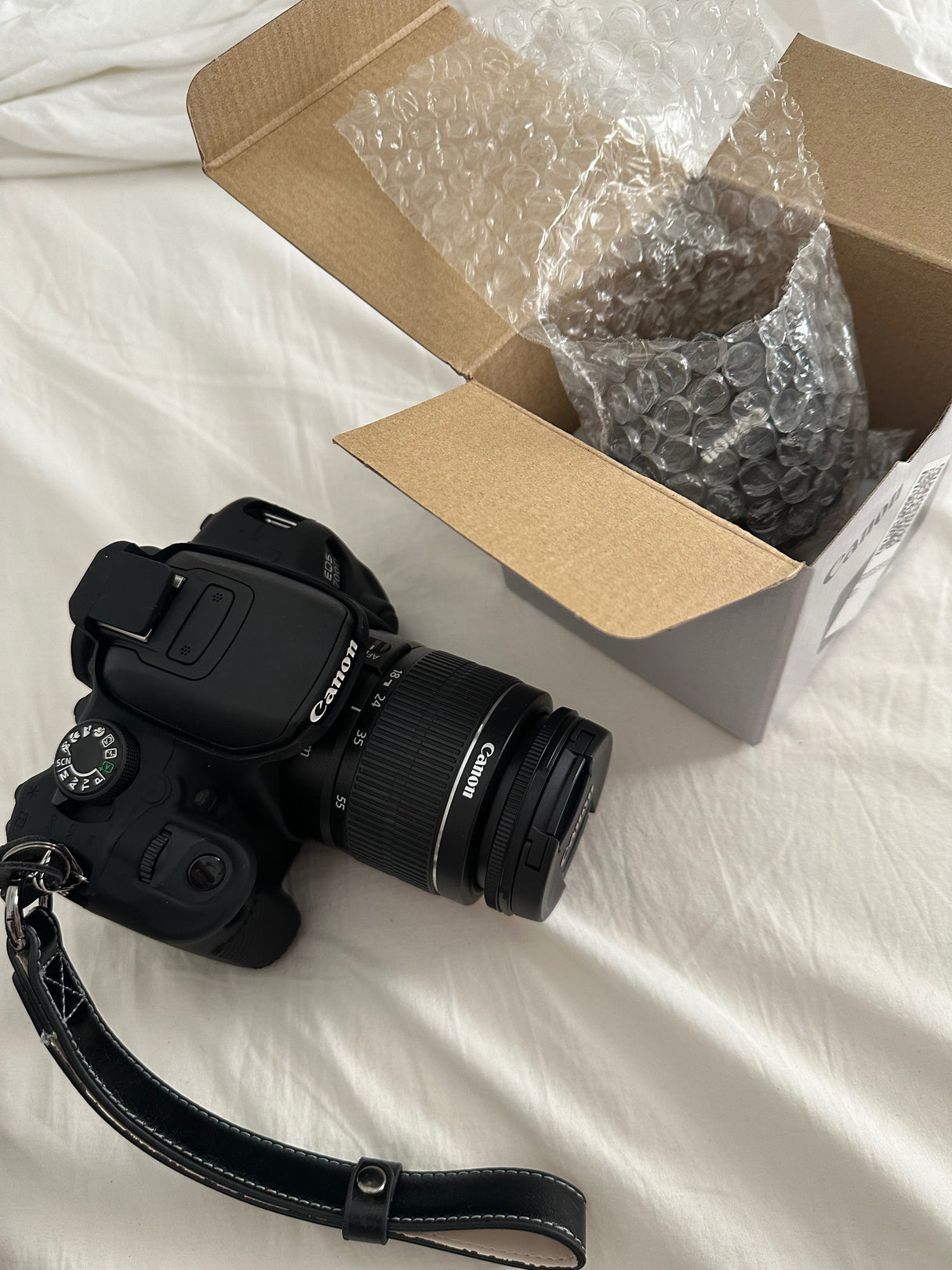 CanonCanon 700d0bd17120-9e6a-4c0a-bb7a-b8be078f1689