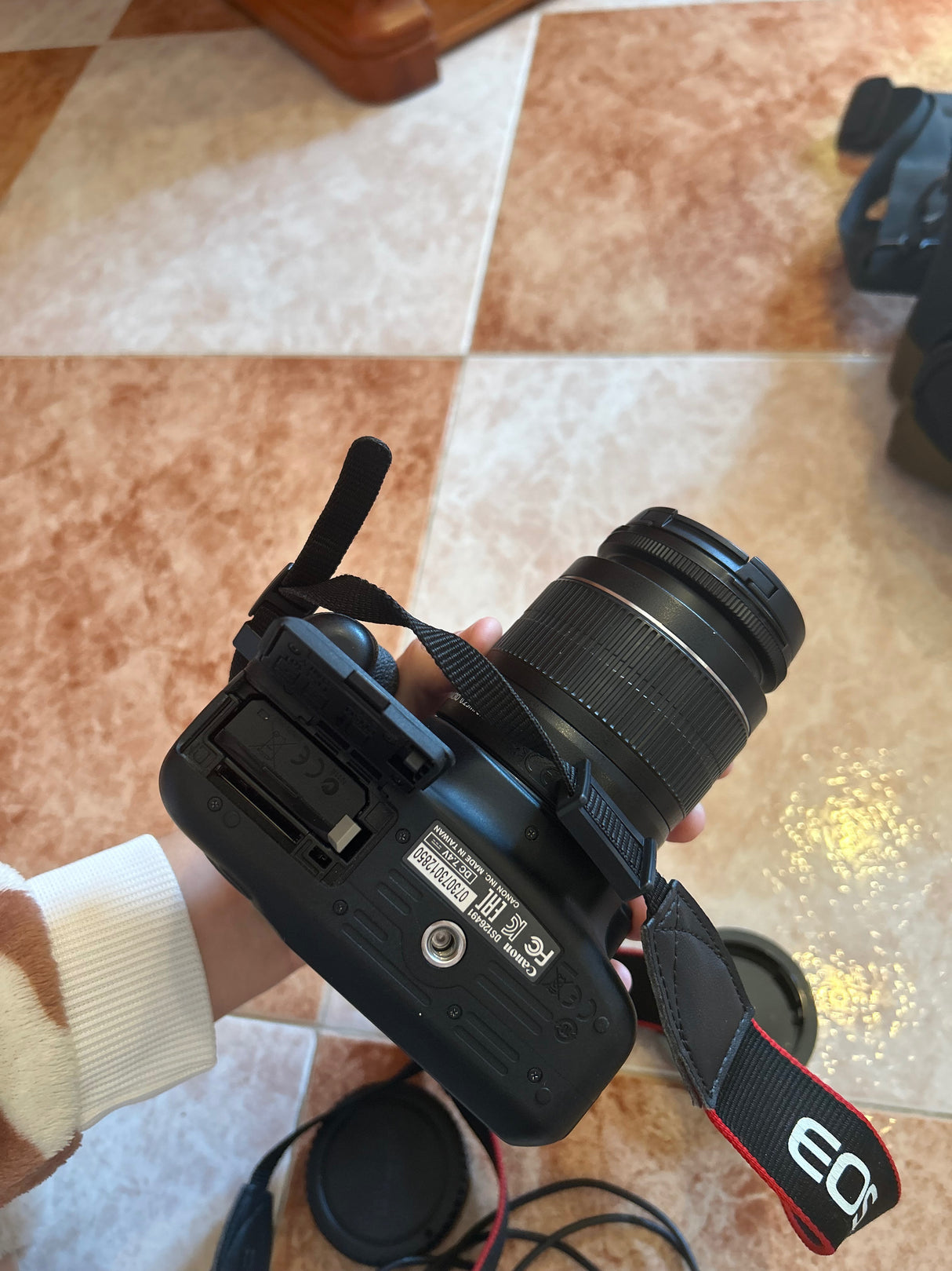 CanonCanon EOS 1200Dd0782707-f437-4555-98e7-547ffddaaa12