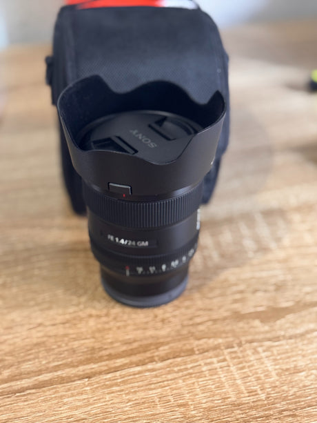 SONYSEL24F14GM52c3ee3c-f2c0-49ec-bbb3-a8590d2156fc