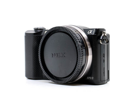 Sony Alpha A5000 - segunda mano - excelente estado - foto principal - SKU 3712057 - Camera Market