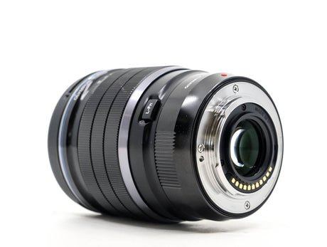 Olympus M.Zuiko Digital ED 17mm f/1.2 PRO – Obiektyw Profesjonalny