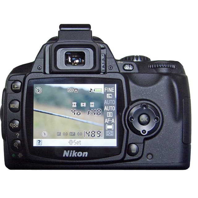 Réflex D40 - Negro + Nikon AF-S DX Nikkor 18-55mm f/3.5-5.6G ED II