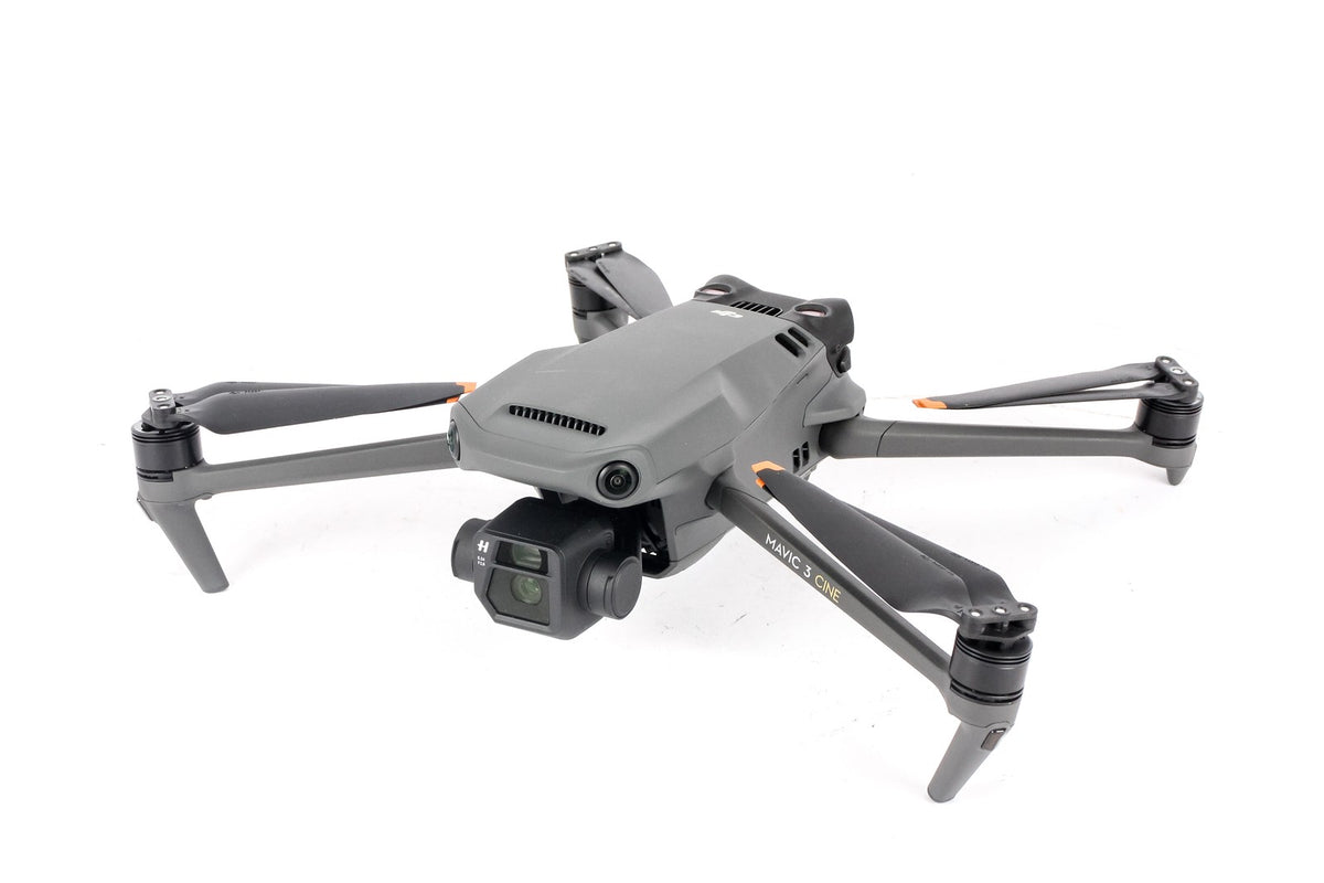 DJI Mavic 3 Cine Premium Combo with RC Pro Controller · zdjęcie główne