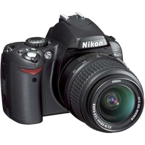 D40 Lustrzanka - Czarna + Nikon AF-S DX Nikkor 18-55mm f/3.5-5.6G II + Nikon AF-S DX 55-200mm f/4-5.6G ED f/3.5-5.6 + f/4-5.6 · zdjęcie główne