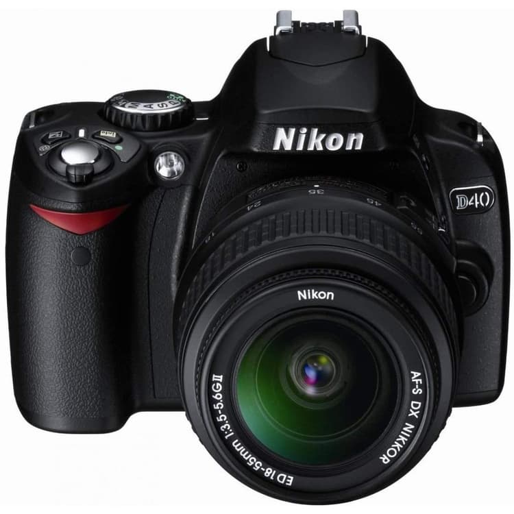 D40 SLR - Black + Nikon AF-S DX Nikkor 18-55mm f/3.5-5.6G II + Nikon AF-S DX 55-200mm f/4-5.6G ED f/3.5-5.6 + f/4-5.6