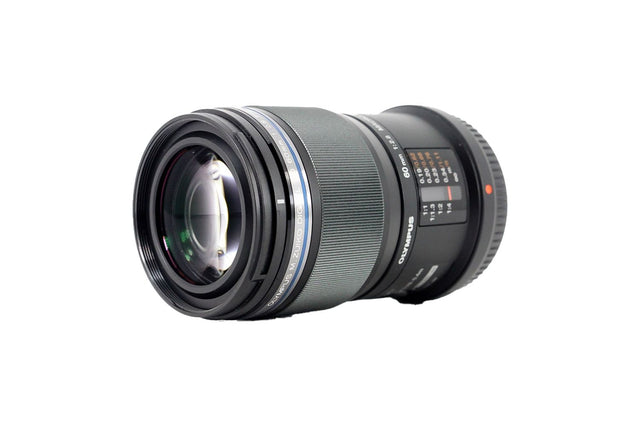 Olympus M.Zuiko Digital ED 60mm f/2.8 Macro - segunda mano - excelente estado - foto principal - SKU 3764875 - Camera Market