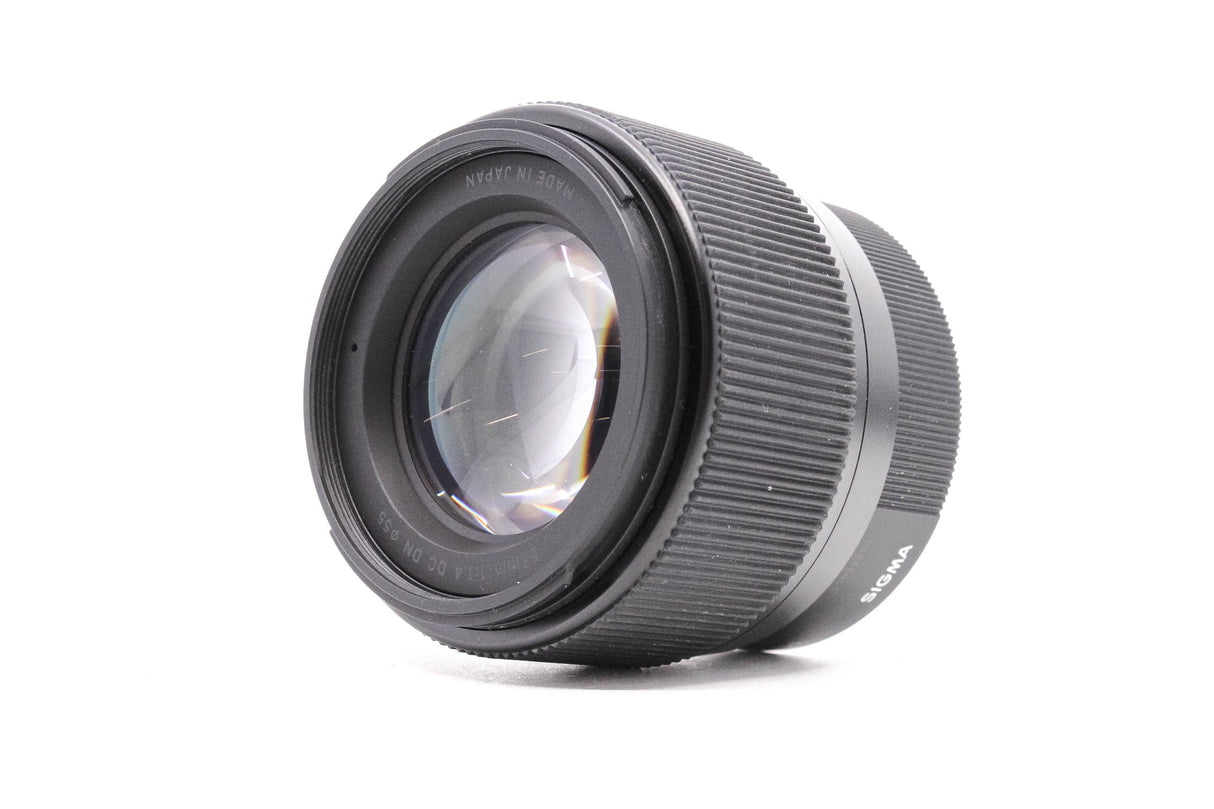 Sigma 56mm f/1.4 DC DN Contemporary - Sony E Fit - segunda mano - excelente estado - detalle 4 de 5 - SKU 3717962 - Camera Ma