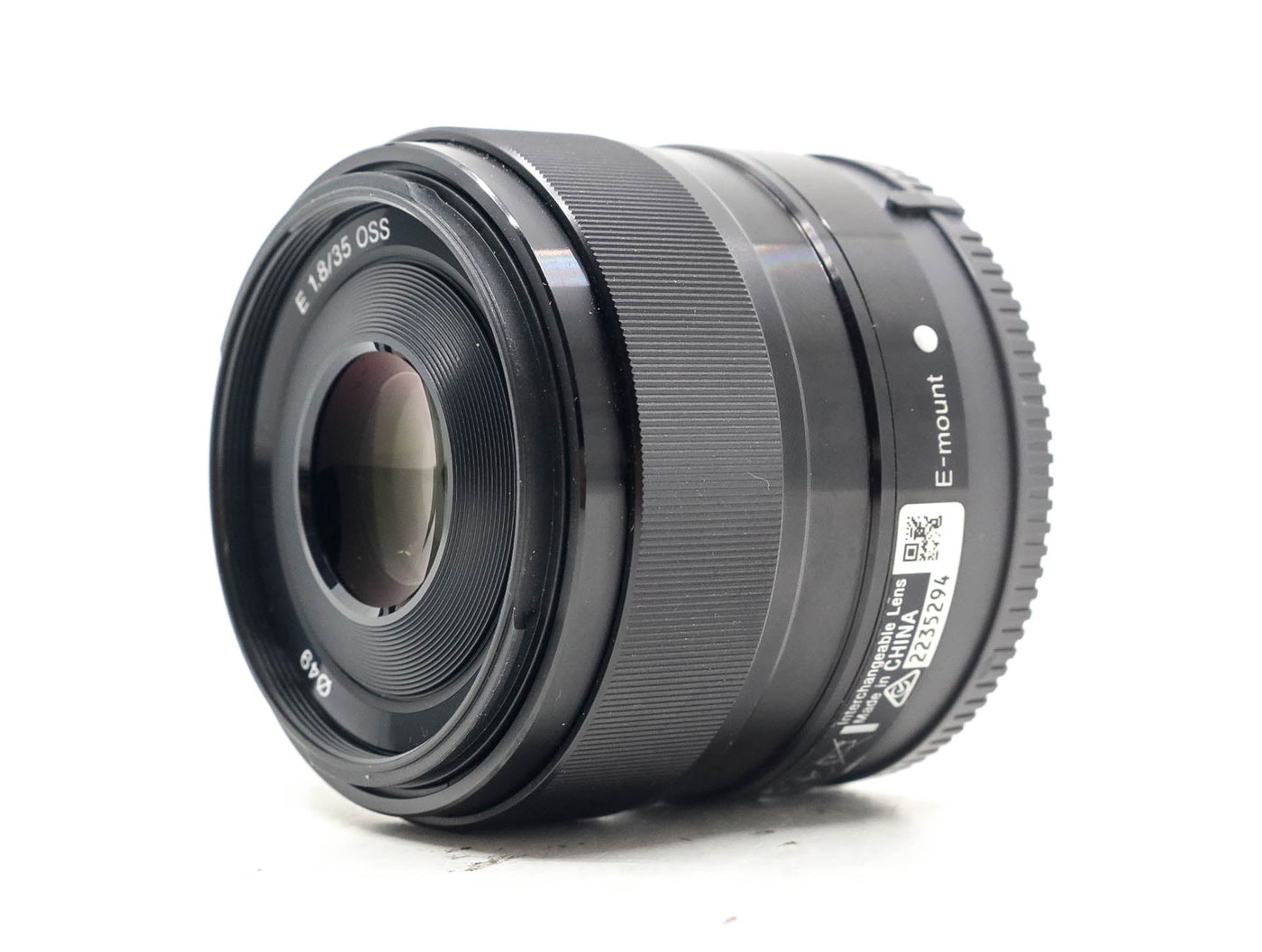 Sony E 35mm f/1.8 OSS – Obiektyw z OIS · zdjęcie główne