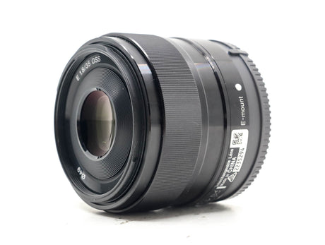 Sony E 35mm f/1.8 OSS - segunda mano - excelente estado - foto principal - SKU 3792157 - Camera Market