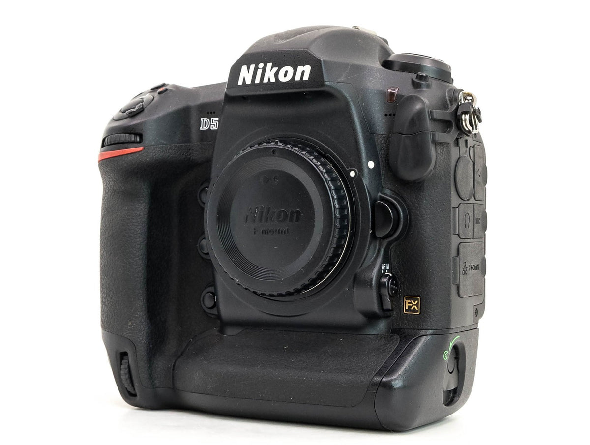 Nikon D5 (Dual CF) · zdjęcie główne