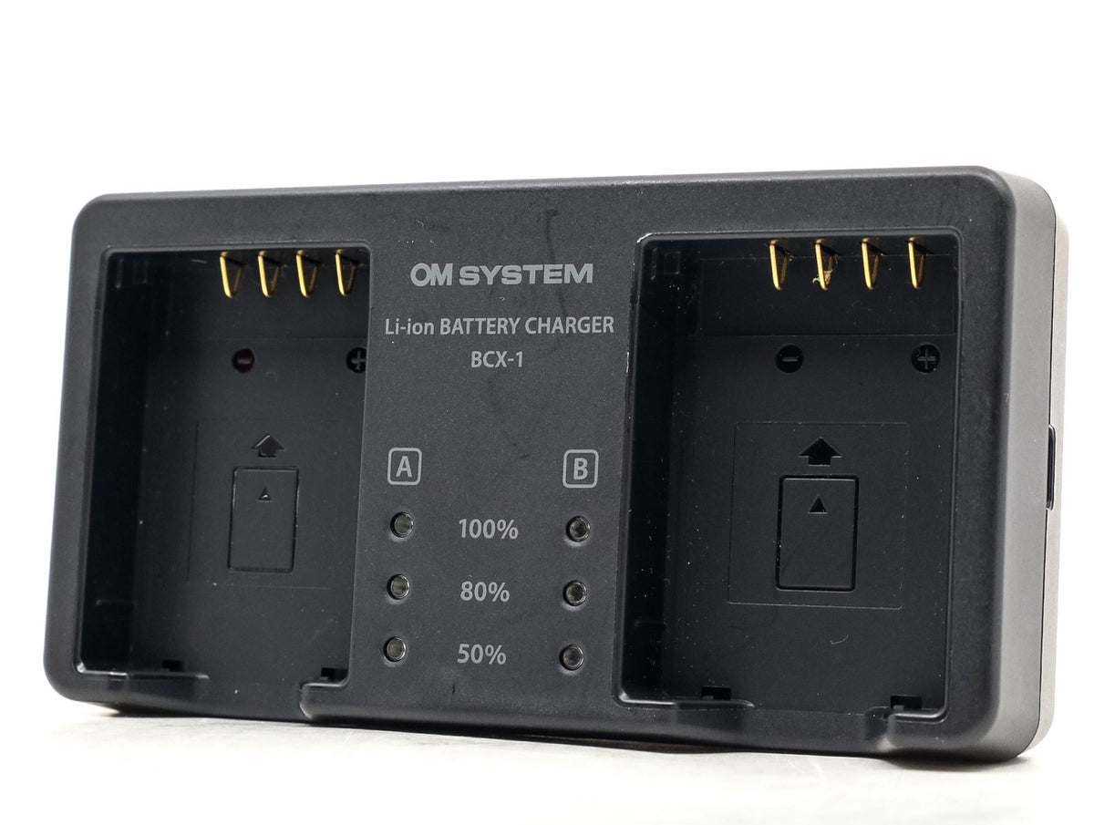 OM SYSTEM BCX-1 Charger · zdjęcie główne
