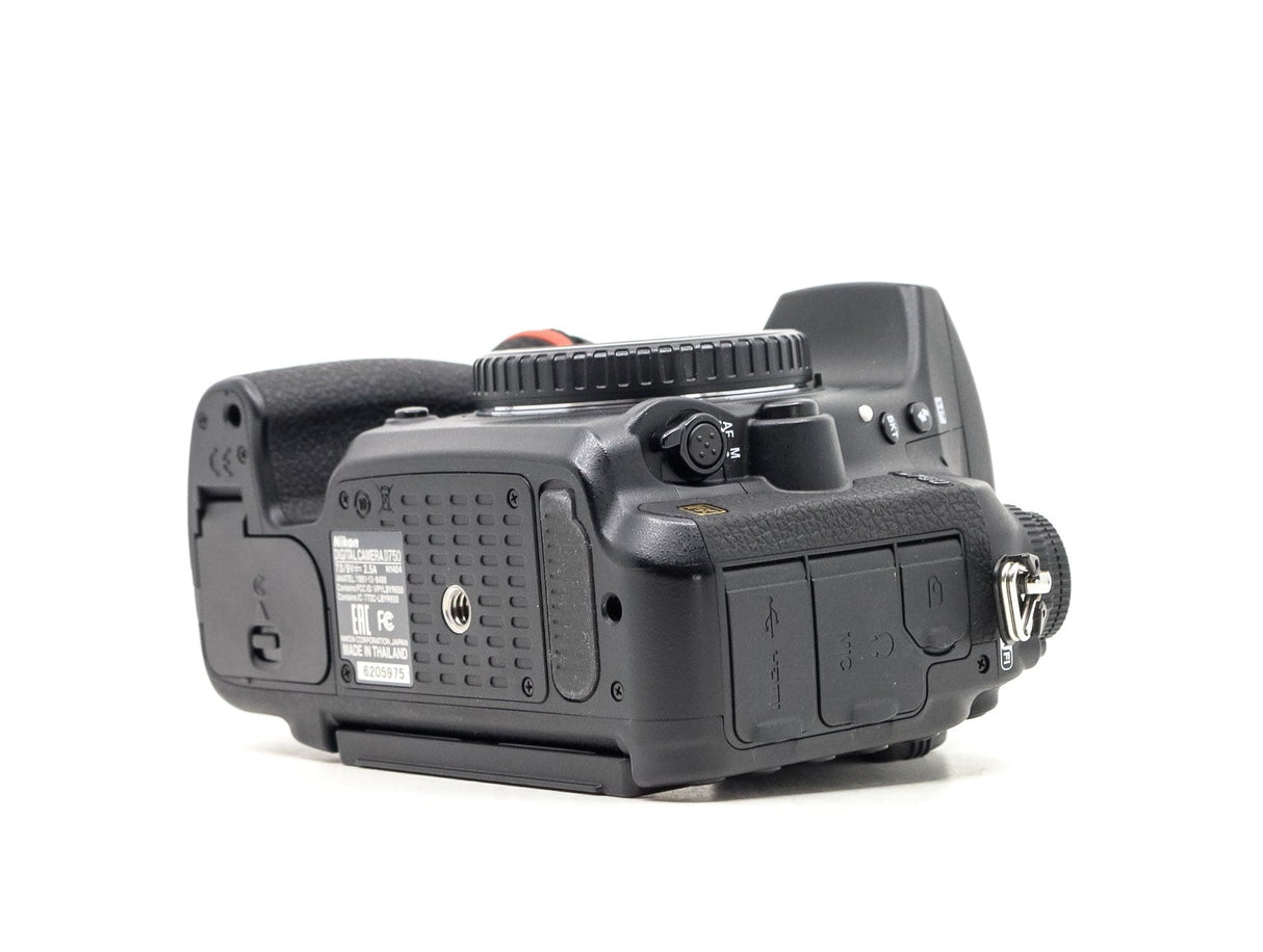 Nikon D750 - segunda mano - excelente estado - detalle 2 de 4 - SKU 3709375 - Camera Market